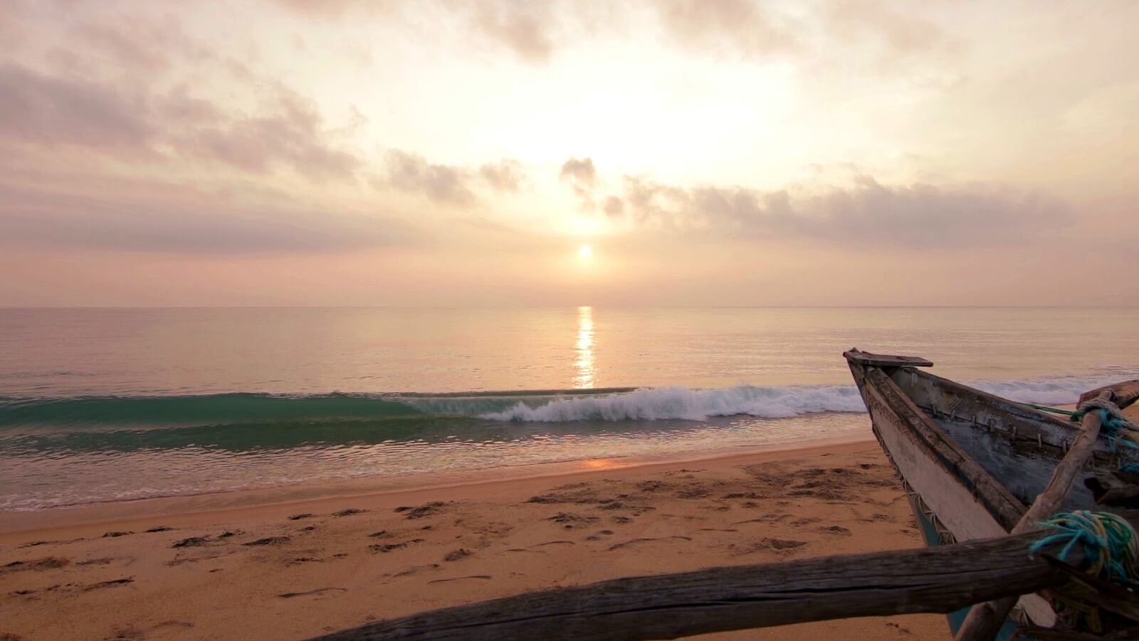ceylon-time-traveller-negambo-beach